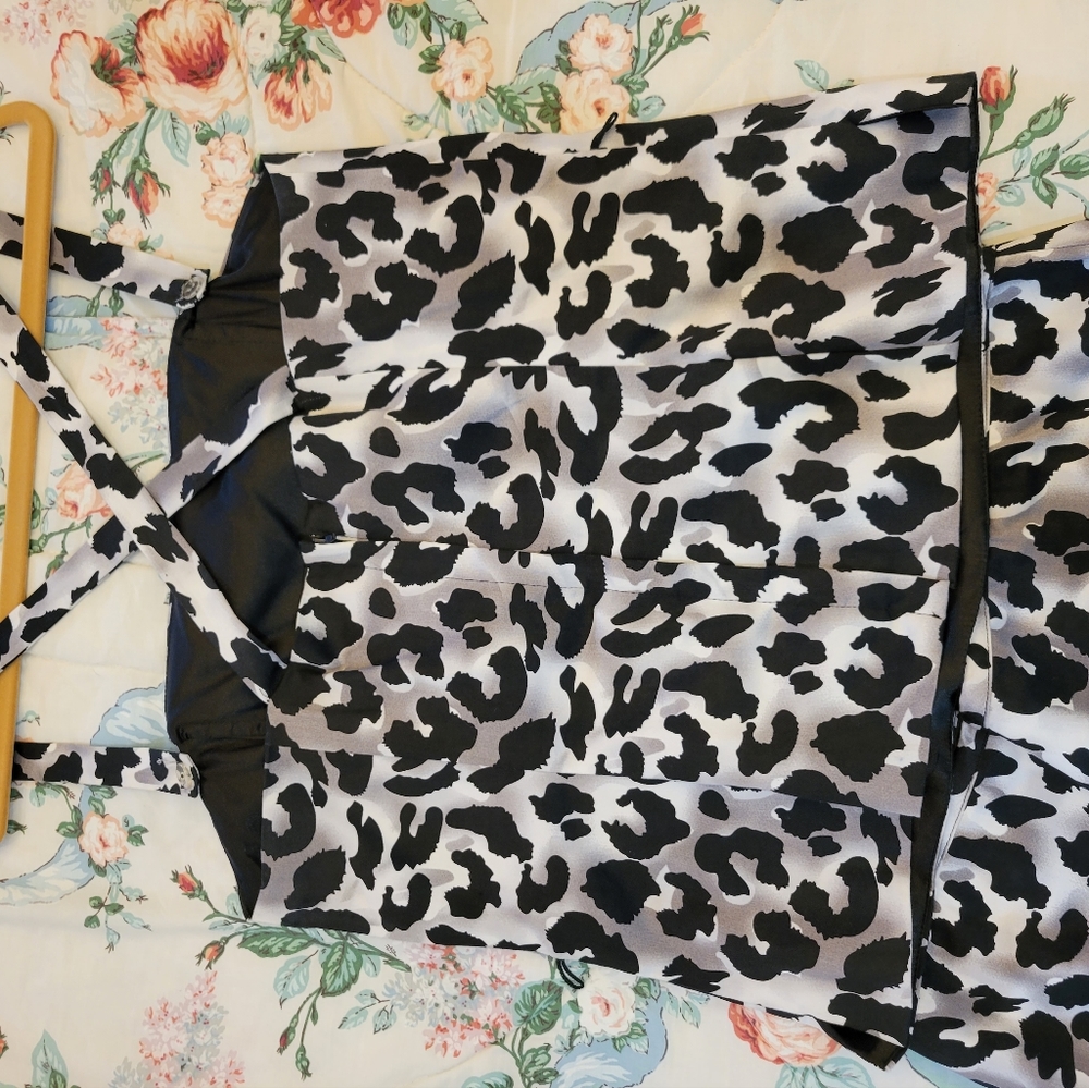 Dress - Picture 2 of 5